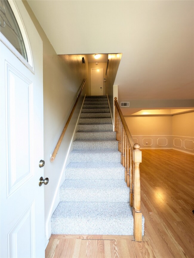 10158 Longmont Dr unit 387, Houston, TX 77042 - photo 3