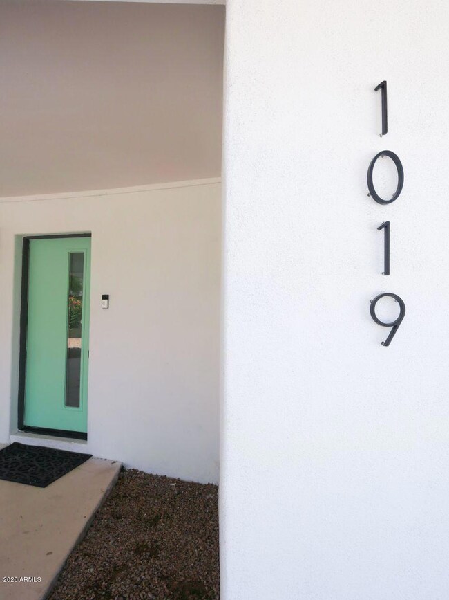 1019 E Harmont Dr, Phoenix, AZ 85020 - photo 2