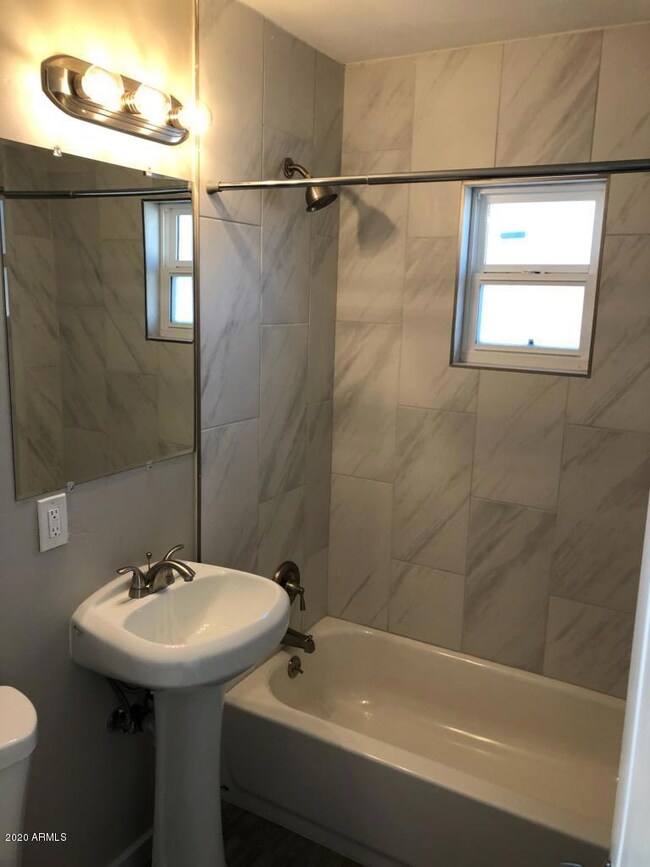 1346 E Willetta St unit 8, Phoenix, AZ 85006 - photo 4