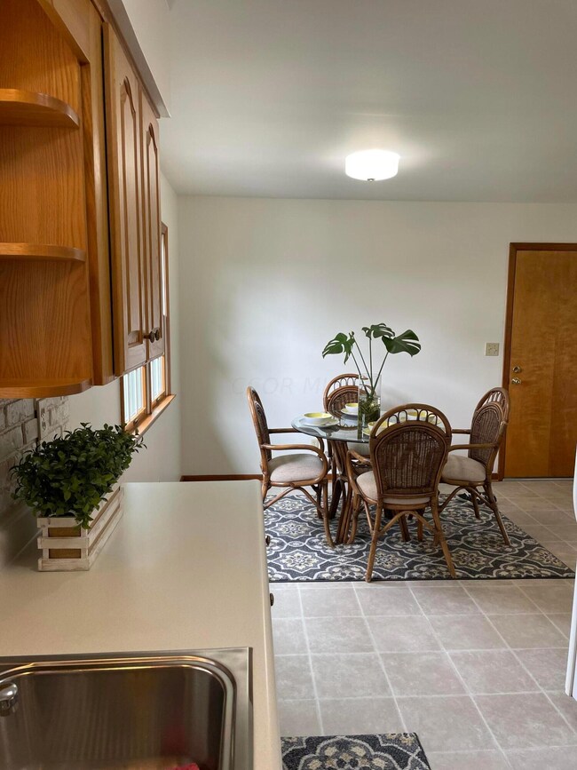 230 Marshall Rd, Circleville, OH 43113 - photo 4