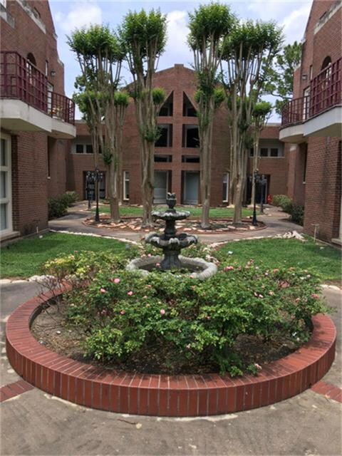 11848 Taylorcrest Rd unit 11848, Houston, TX 77024 - photo 2