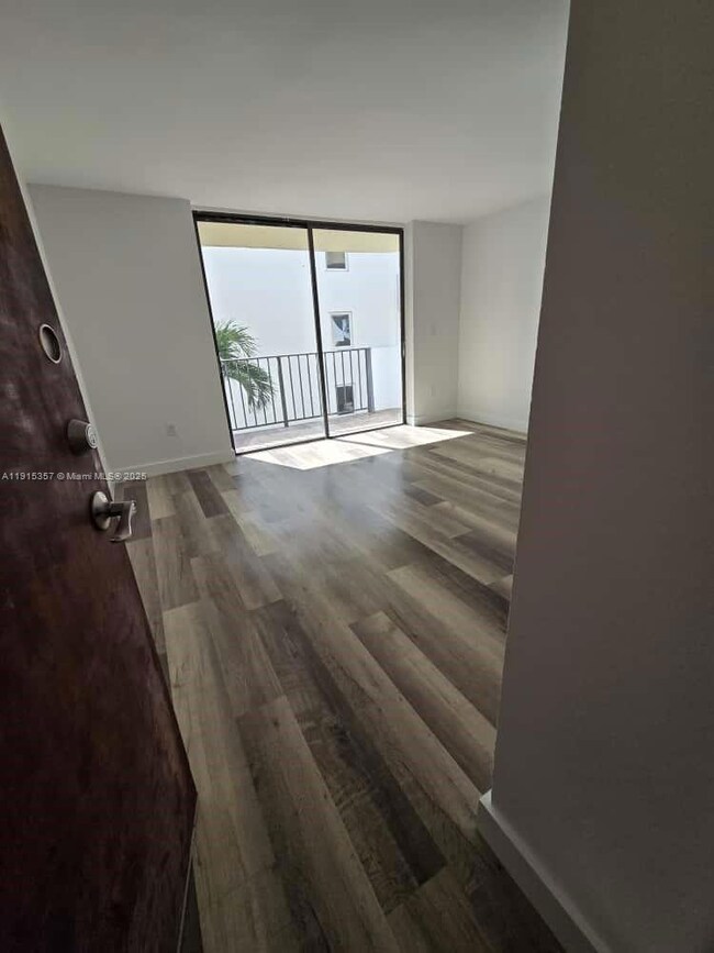 1673 Bay Rd unit 301, Miami Beach, FL 33139 - photo 3