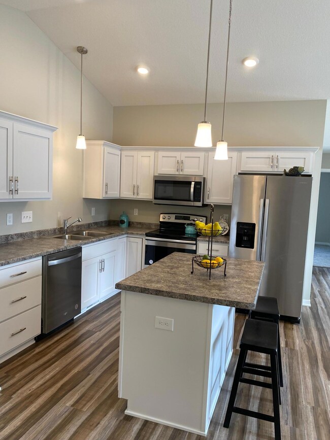 245 8th St NE, Plainview, MN 55964 - photo 5