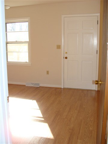 402 Forest Acres Cir, Walhalla, SC 29691 - photo 7