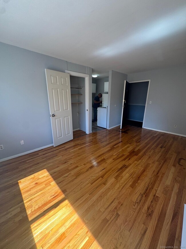 404 Charles St unit B2, Bridge Port, CT 06606 - photo 4