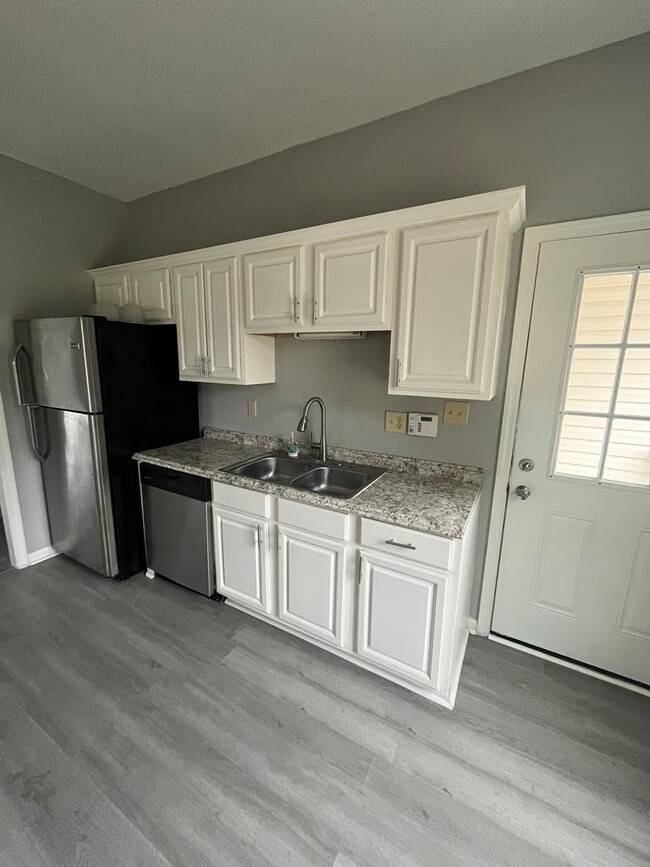 1006 S Jefferson St, Albany, GA 31701 - photo 7