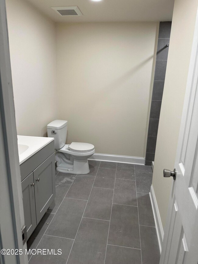 77 Memorial Pkwy unit 3, Atlantic Highlands, NJ 07716 - photo 7