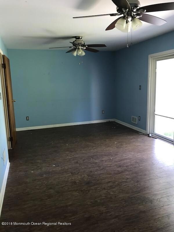 401 Port Monmouth Rd, North Middletown, NJ 07748 - photo 6