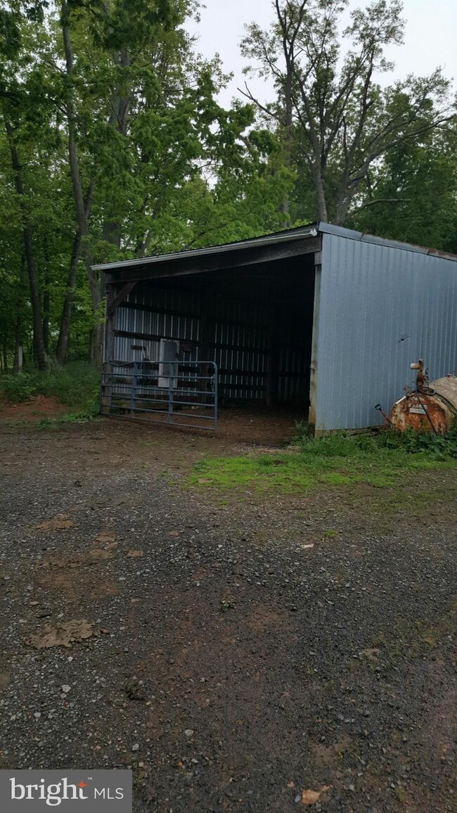 unlisted-address, Edinburg, VA 22824 - photo 4