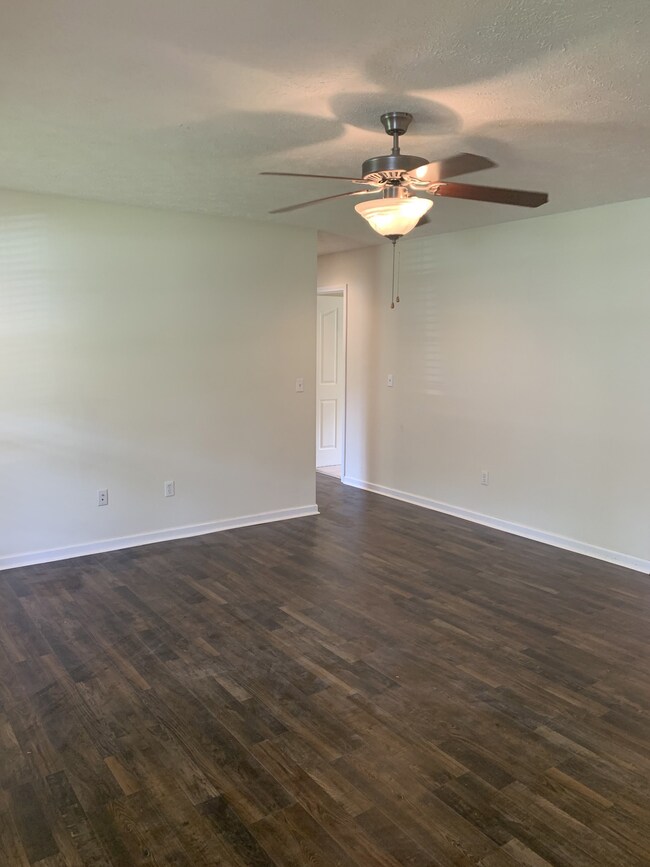 269 Forrestwood Dr, Manchester, TN 37355 - photo 3