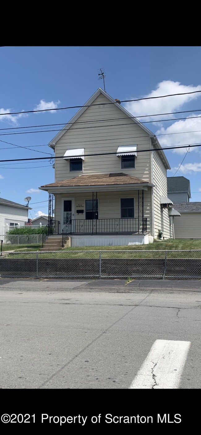 724 E Lackawanna St, Olyphant, PA 18447 - photo 2