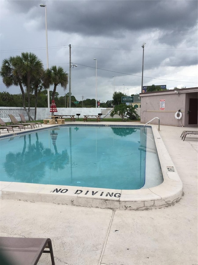 9119 Tudor Dr unit E102, Tampa, FL 33615 - photo 3