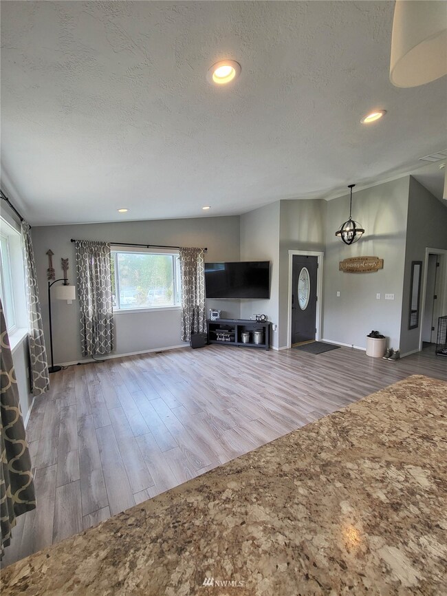 3023 Oldani Rd, Raymond, WA 98577 - photo 4