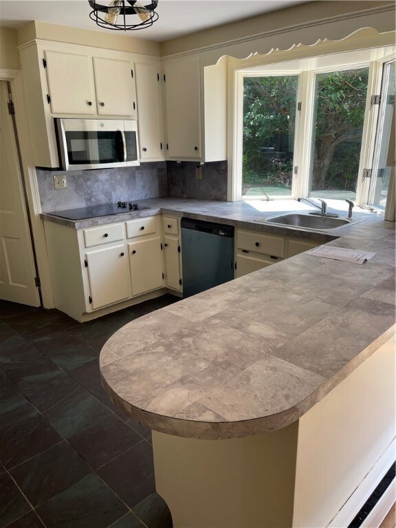 115 Aaron Ave, Bristol, RI 02809 - photo 3