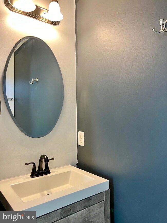 10 Erie Place, Falling Waters, WV 25419 - photo 4