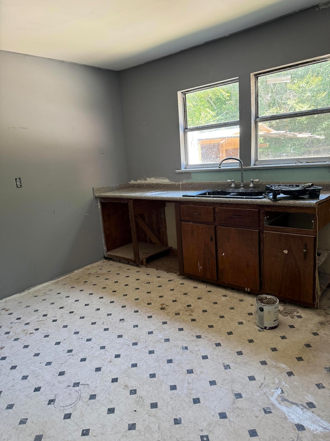 613 Bradley Ave, La Fayette, GA 30728 - photo 3