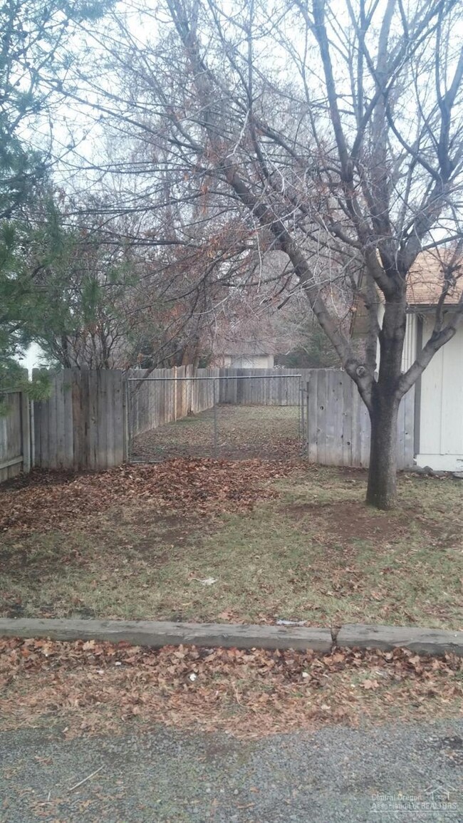 unlisted-address, Redmond, OR 97756 - photo 5