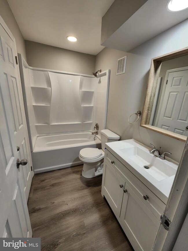 205 A Cypress Point Cir, Mount Laurel, NJ 08054 - photo 5