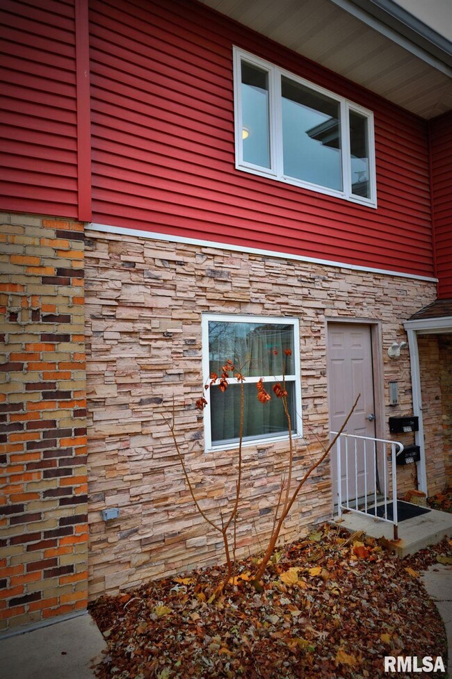 5217 N Prospect Rd unit 1-4, Peoria, IL 61614 - photo 7