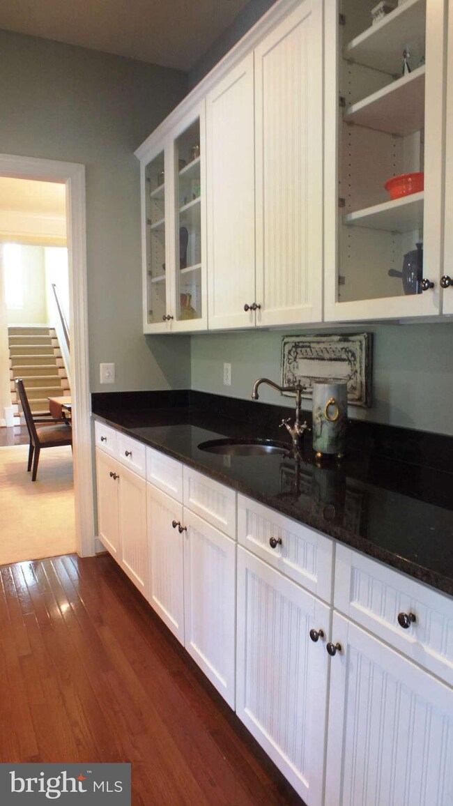 12408 Rochester Park Ct, Bristow, VA 20136 - photo 7