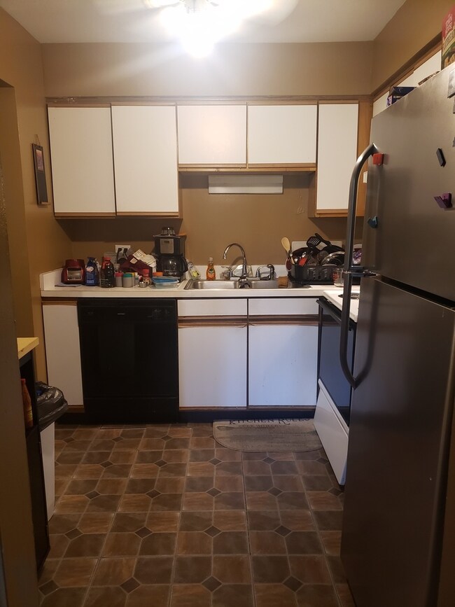 17951 Amherst Ct unit 203, Country Club Hills, IL 60478 - photo 4