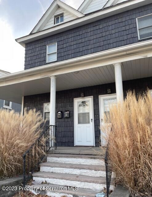 213 N Main Apt C St, Taylor, PA 18517 - photo 2