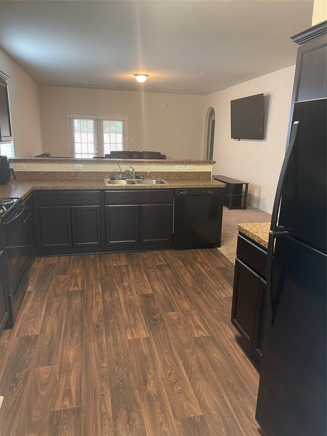 10511 Pine Landing Dr, Houston, TX 77088 - photo 3