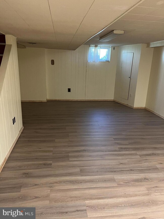 436 Westshire Dr, Catonsville, MD 21228 - photo 2