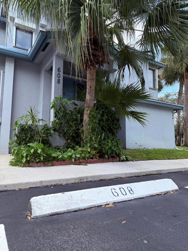 608 Harbour Pointe Way, Greenacres, FL 33413 - photo 3