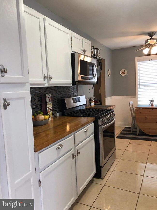 137 Pebble Rd, East Windsor, NJ 08520 - photo 4