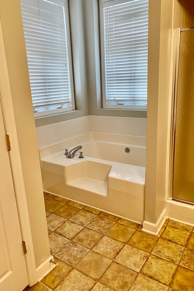 5C22CF78-41C3-4DE5-A64E-208FF42D9AD0_1_2