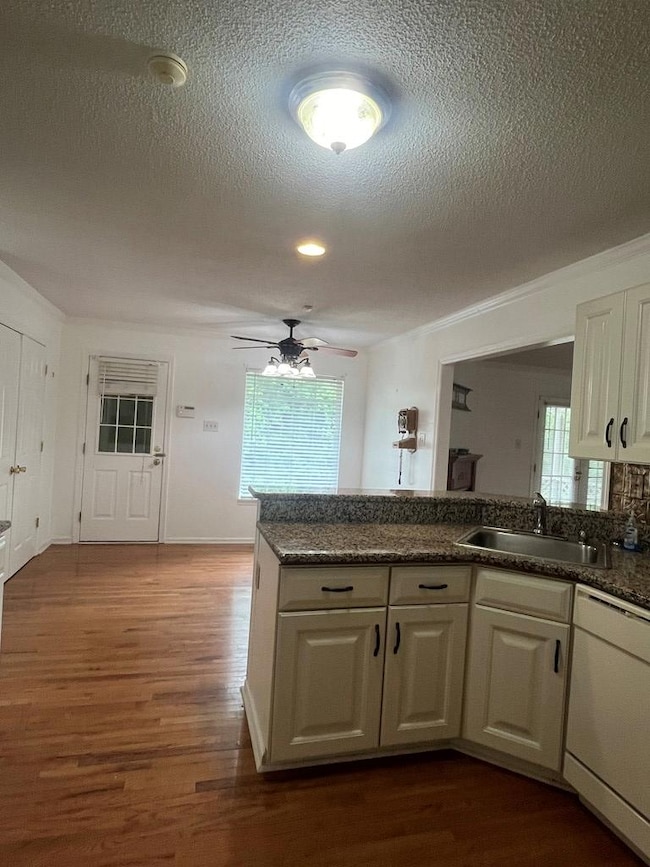 1501 N Valencia Dr, Albany, GA 31707 - photo 5