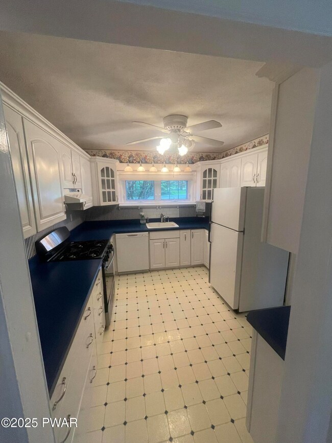 1783 Hamlin Hwy, Lake Ariel, PA 18436 - photo 4