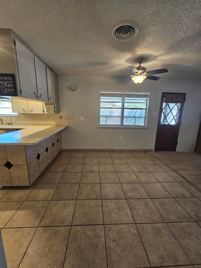 1604 Crescent Dr, Alamogordo, NM 88310 - photo 5