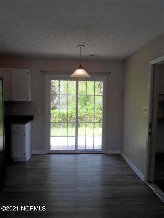 127 Settlers Cir, Jacksonville, NC 28546 - photo 7