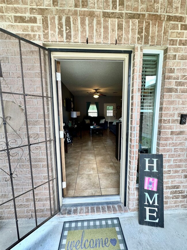 7427 Ida Wells Forest Dr, Houston, TX 77016 - photo 4