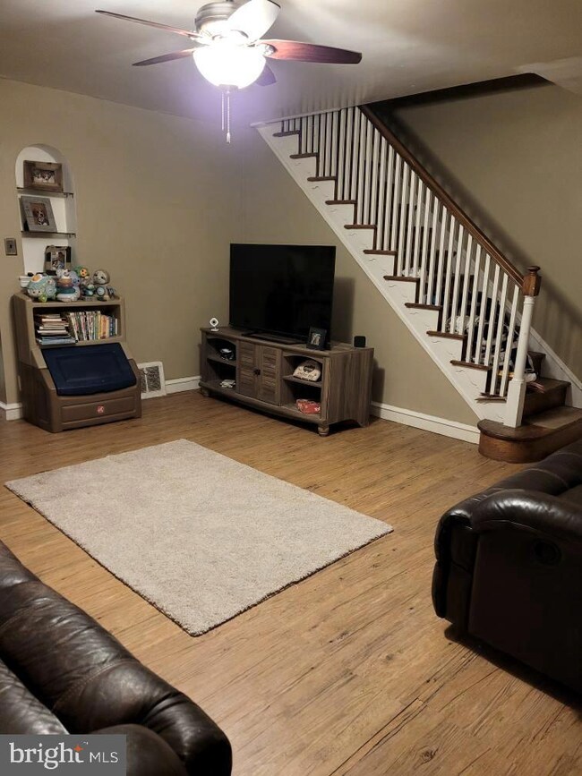 4304 Sheffield St, Philadelphia, PA 19136 - photo 4