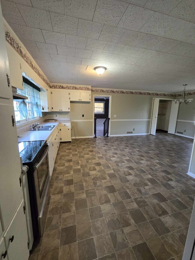 111 Lee Ln, Shelbyville, TN 37160 - photo 5