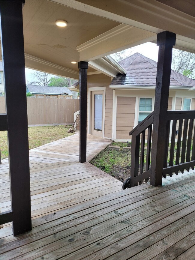 5311 Chapman St, Houston, TX 77009 - photo 5
