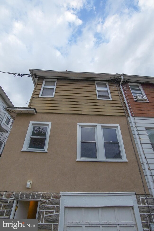 712 W Cobbs Creek Pkwy, Lansdowne, PA 19050 - photo 4