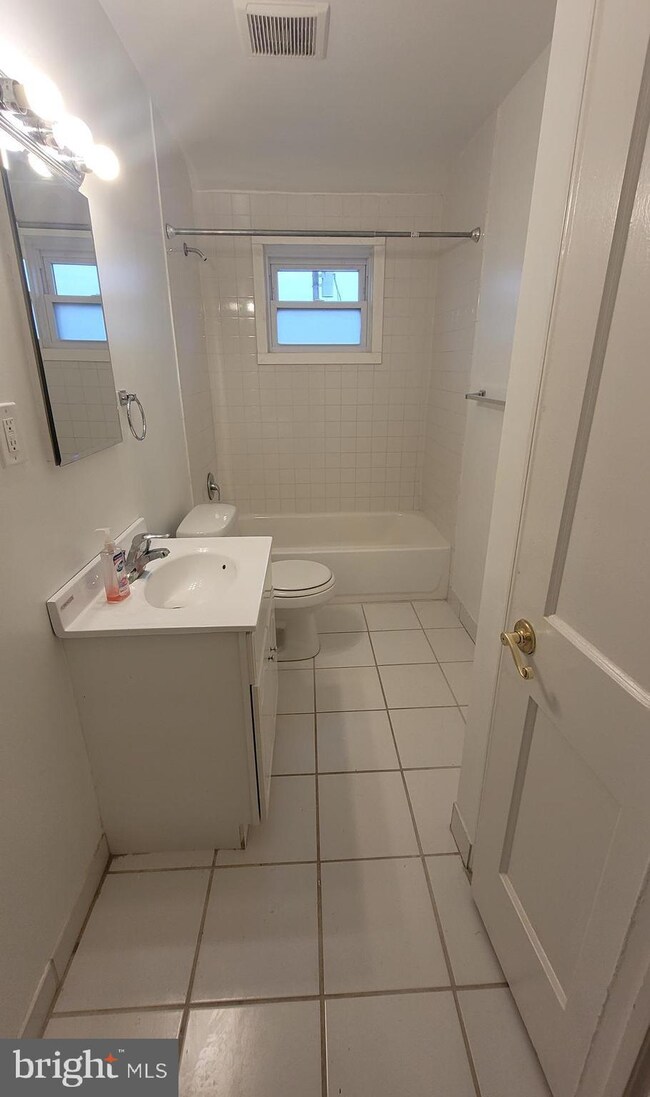 1277 Meridene Dr, Baltimore, MD 21239 - photo 6