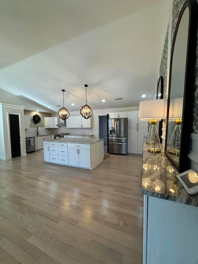 1369 Timberlake Dr, Lynchburg, VA 24502 - photo 2