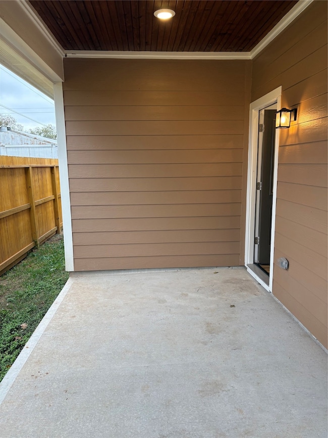 205 Mcelroy Ave, Wharton, TX 77488 - photo 4