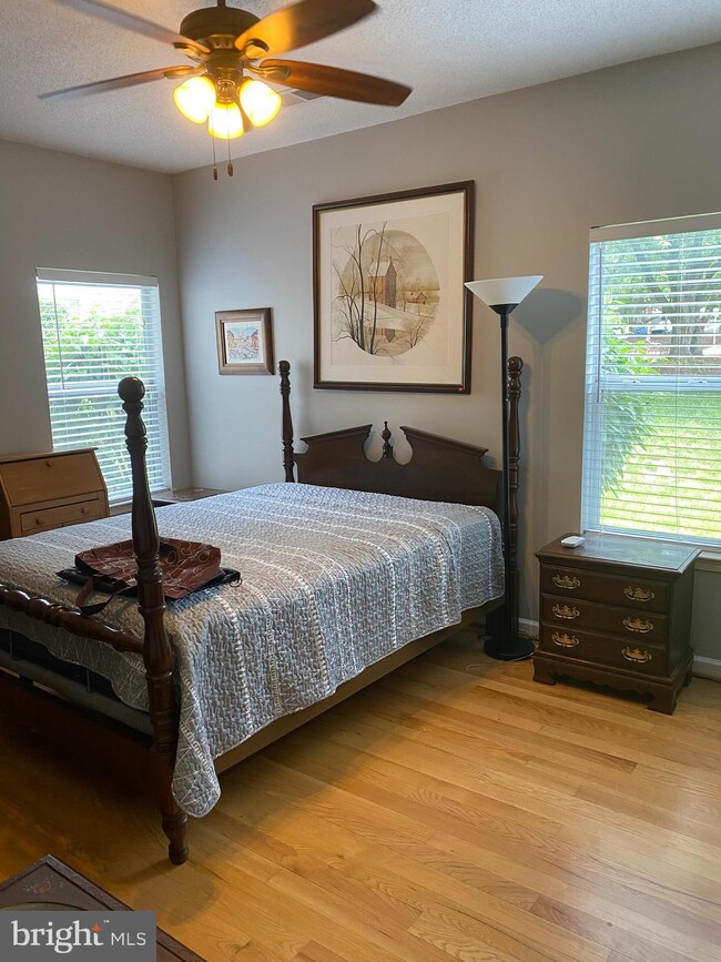 14314 Climbing Rose Way unit 106, Centreville, VA 20121 - photo 2