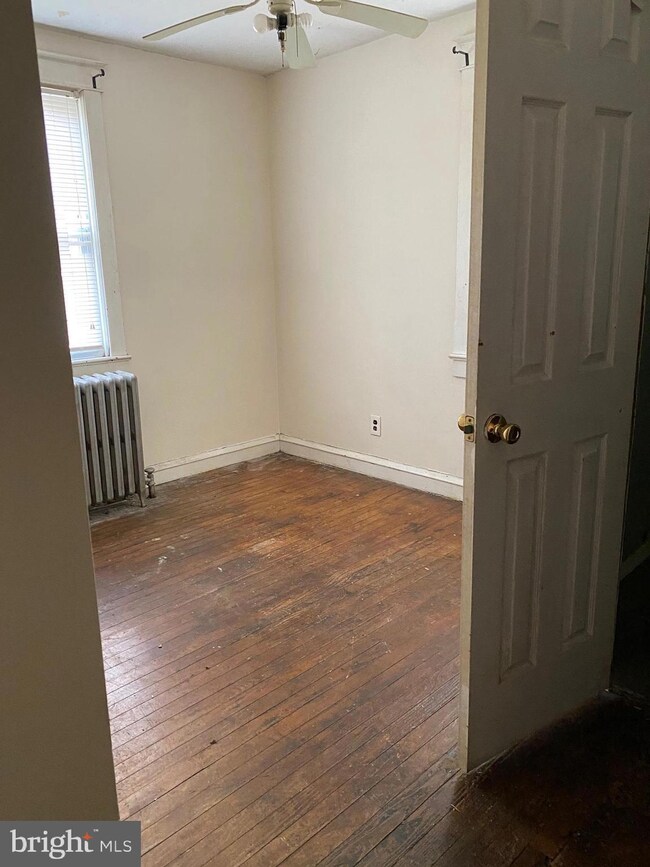 141 W Jefferson St unit B, Paulsboro, NJ 08066 - photo 4