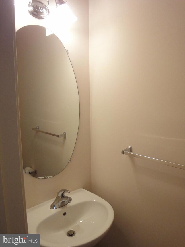 12948 Clarksburg Square Rd, Clarksburg, MD 20871 - photo 7