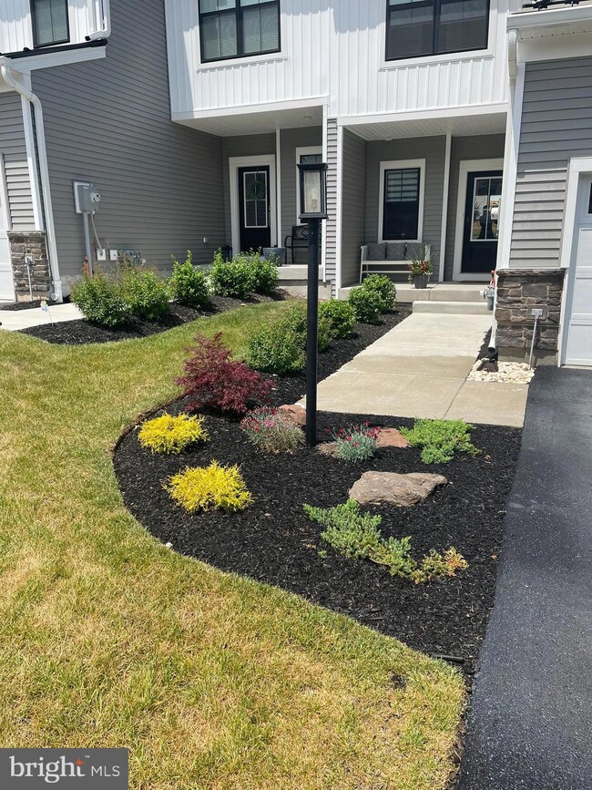 28 Umbrell Dr, Norristown, PA 19403 - photo 2