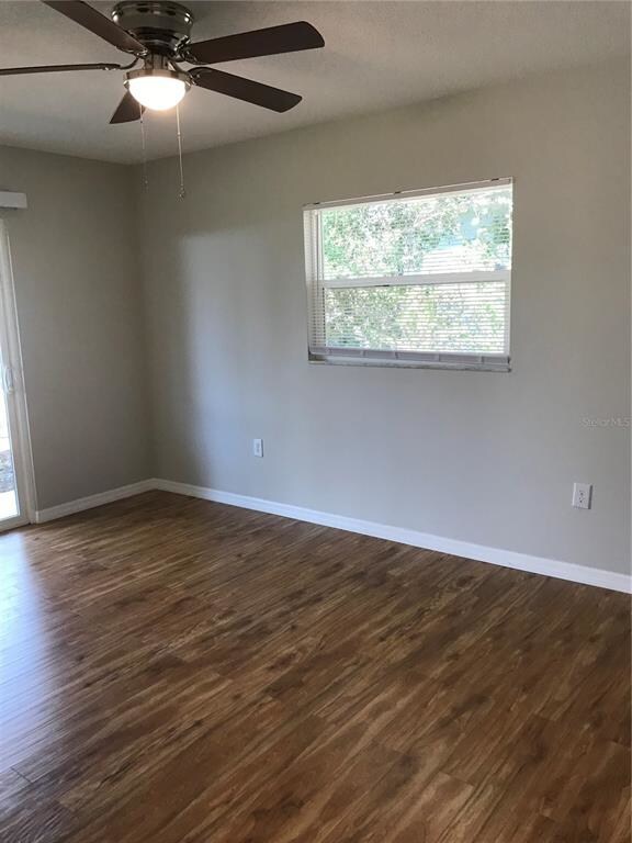 615 N Disston Ave, Tavares, FL 32778 - photo 7