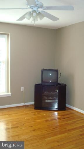 1711 Dana St unit 4, Crofton, MD 21114 - photo 3