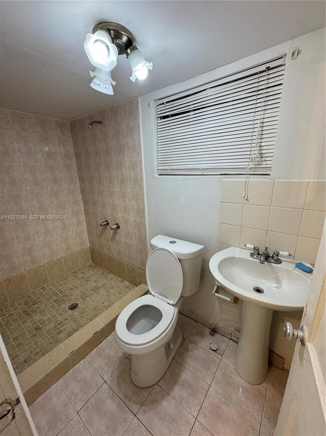276 E 12th St unit 2, Hialeah, FL 33010 - photo 3